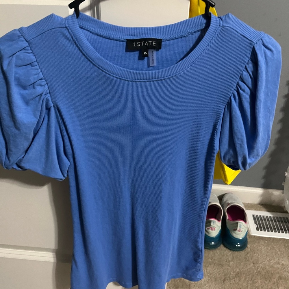 Super cute blue top!